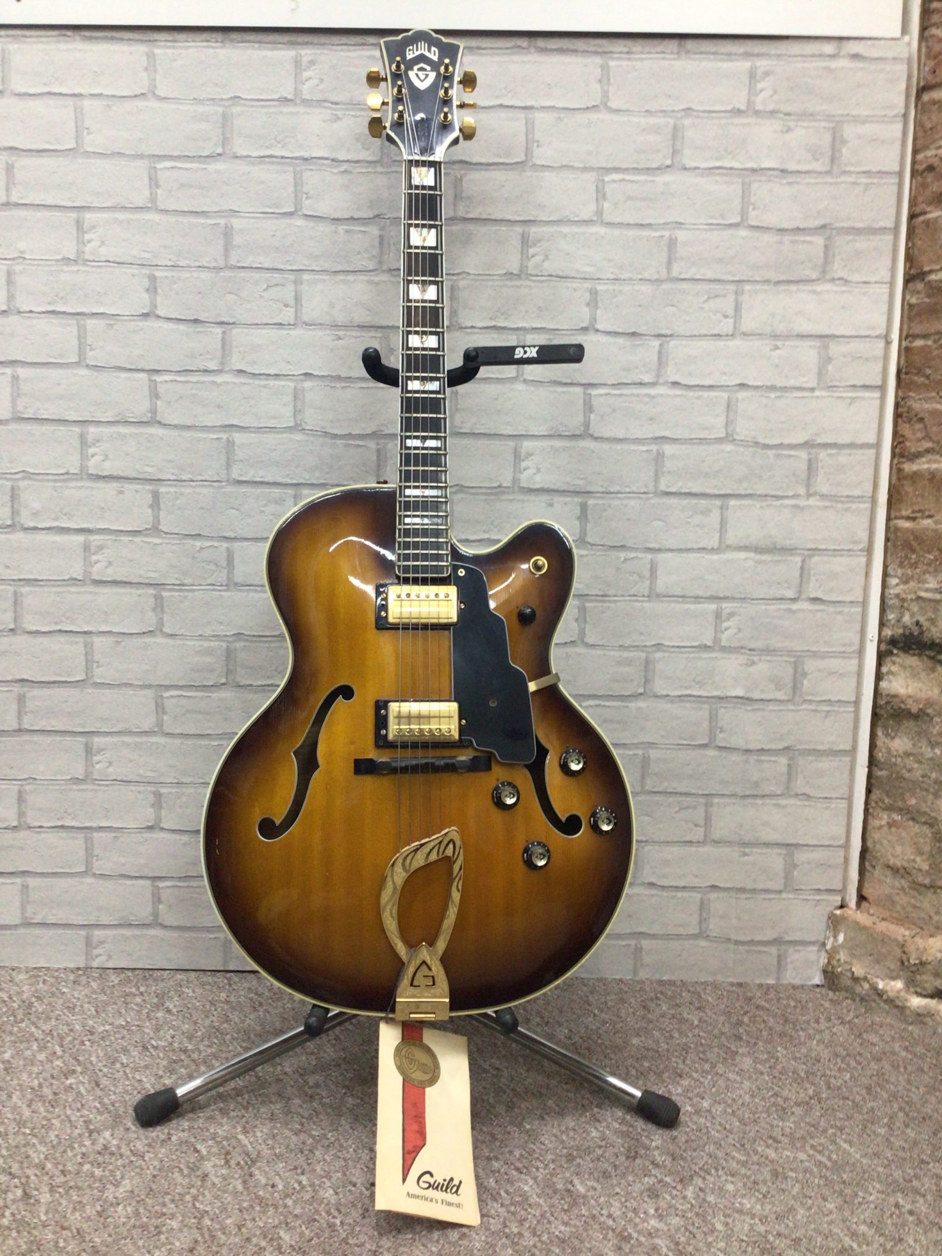 Guild X500 SUNBURST 1978 Guild X500 SUNBURST 1978